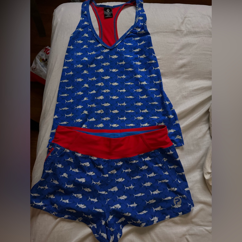 Pelagic gear gently used like new top size small bottoms size medium